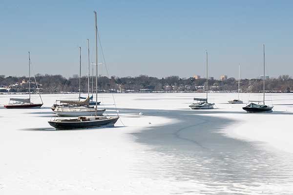 What Are Fixed-Rate Plans | image of boats on ice